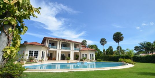 beach villa for sale in Cabarete near Encuentro
