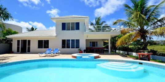 4 bedroom Villa For Sale with Scenery